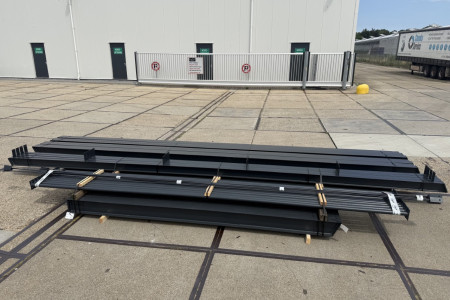 13.00 x 25.00m (325m²)